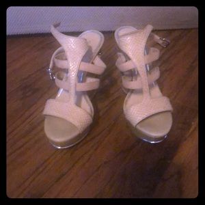 Gianni Bini wedges size 6.5